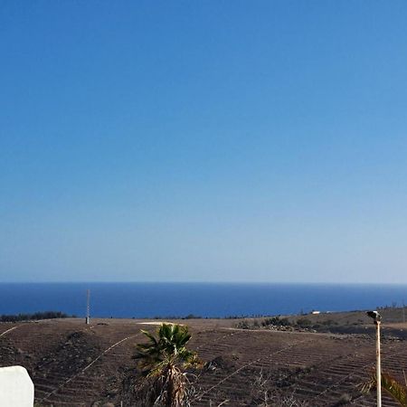 Inviting 1-Bedroom House 'Esquina' Finca Vistamar サロブレ エクステリア 写真